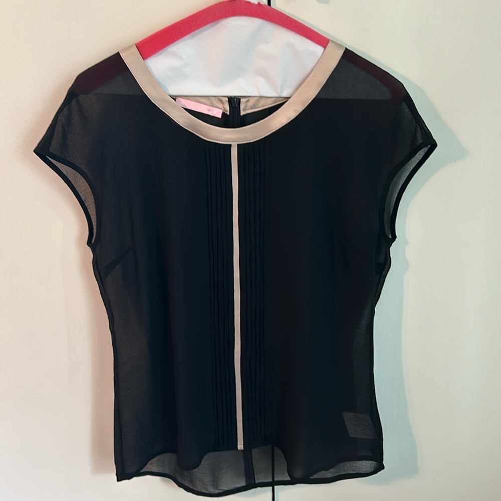 Basler size S/M black top
